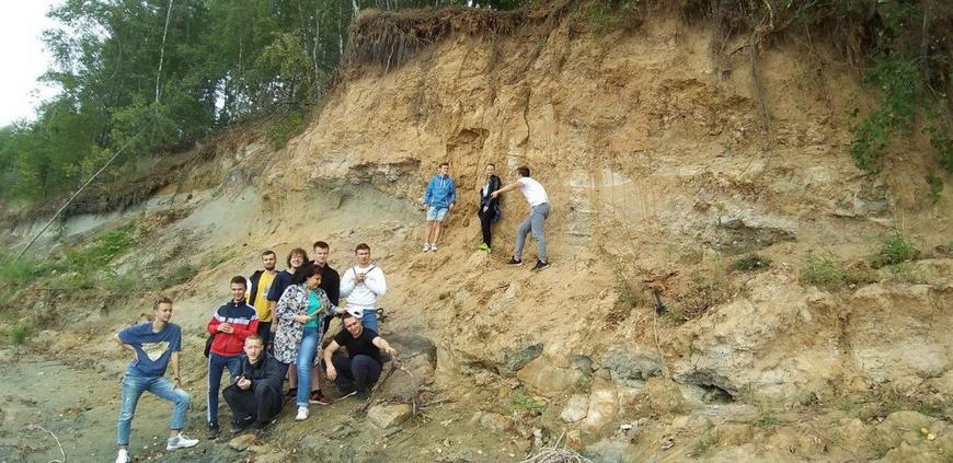Геологическая практика или незабываемые приключения в горах 26_u_podnozhiya_obnazheniya.jpg